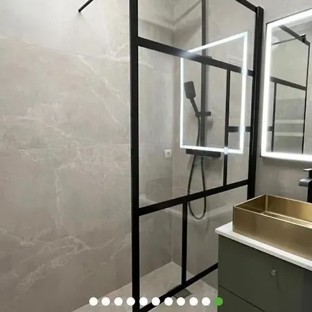 شقة Beautiful Design Next To The Sea *