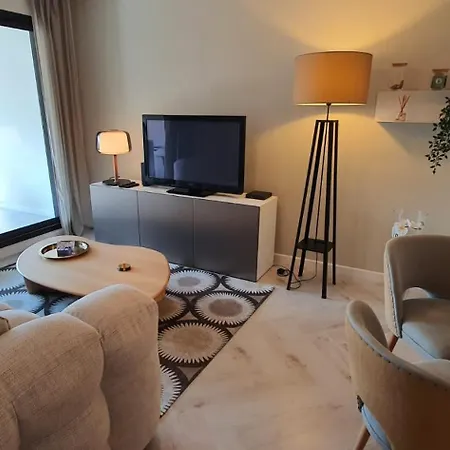 Beautiful Design Next To The Sea Apartman *